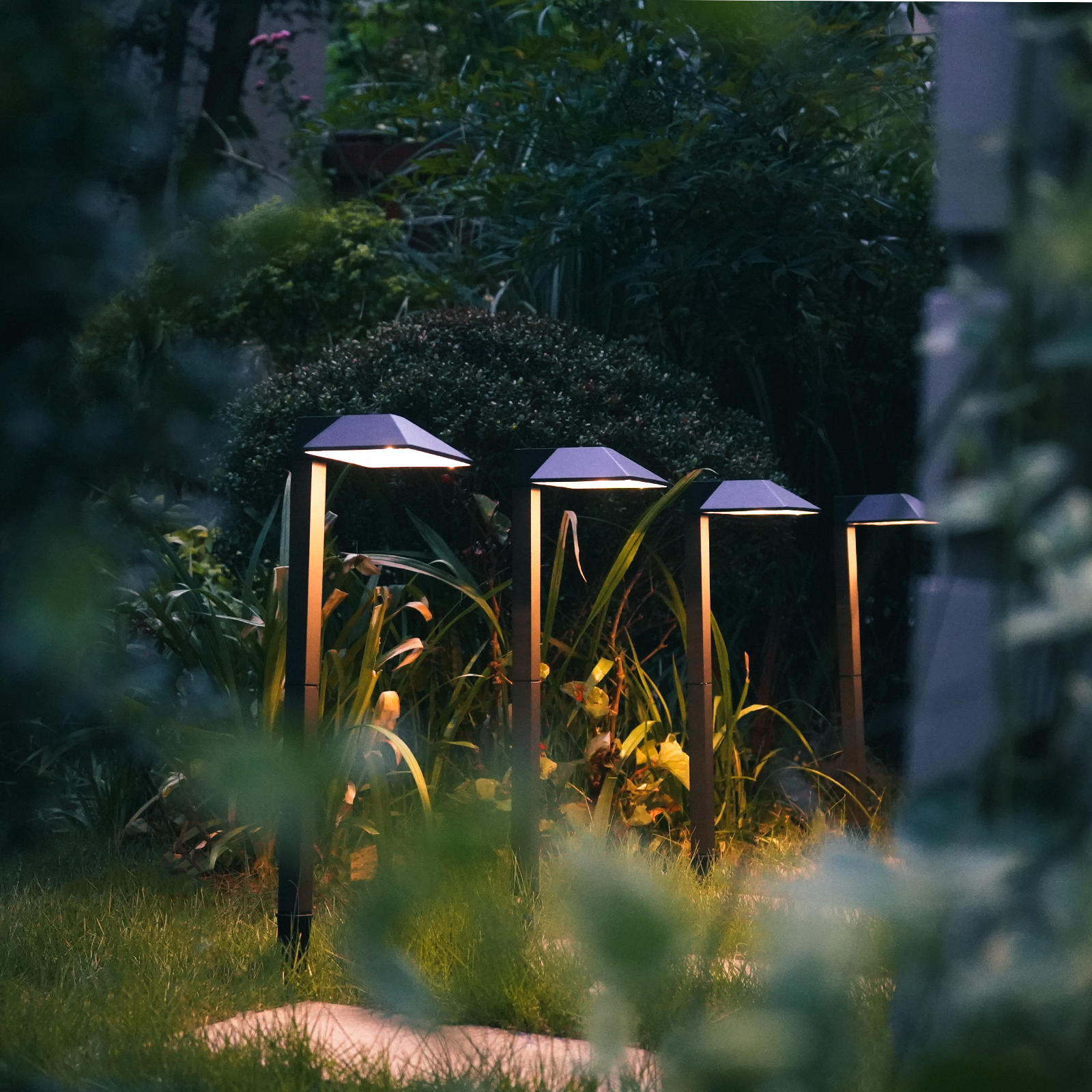 Low voltage sidewalk lights deals